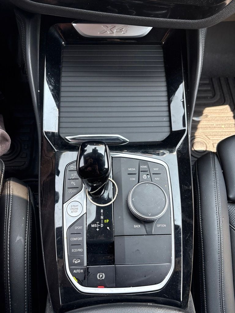 2024 BMW X4 xDrive30i