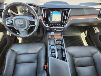 2020 Volvo S60 T6 Momentum