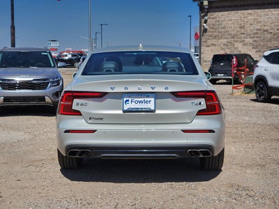 2020 Volvo S60 T6 Momentum