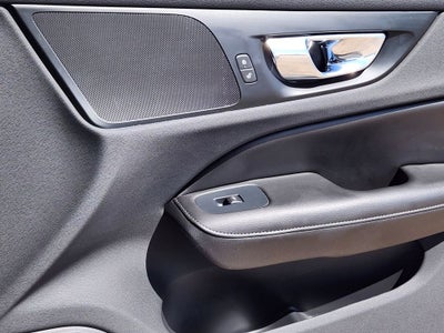 2020 Volvo S60 T6 Momentum