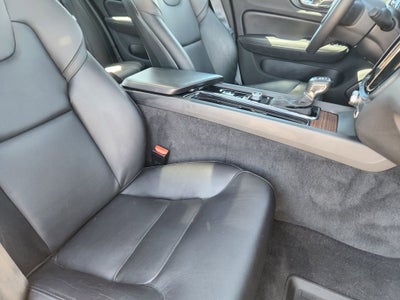 2020 Volvo S60 T6 Momentum