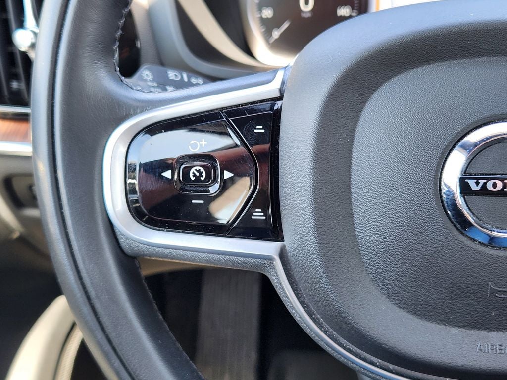 2020 Volvo S60 T6 Momentum