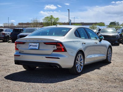 2020 Volvo S60 T6 Momentum