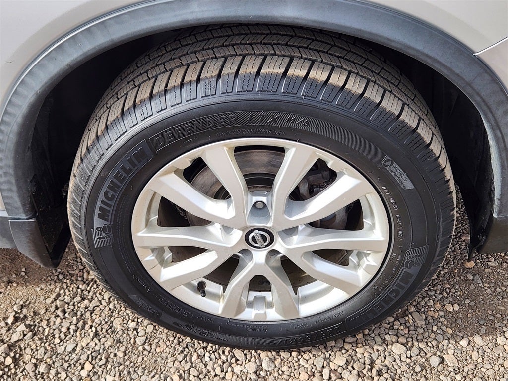 2017 Nissan Rogue SV