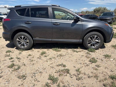 2017 Toyota RAV4 Hybrid XLE