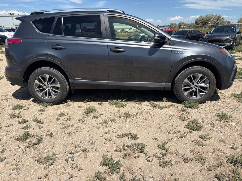 2017 Toyota RAV4 Hybrid XLE
