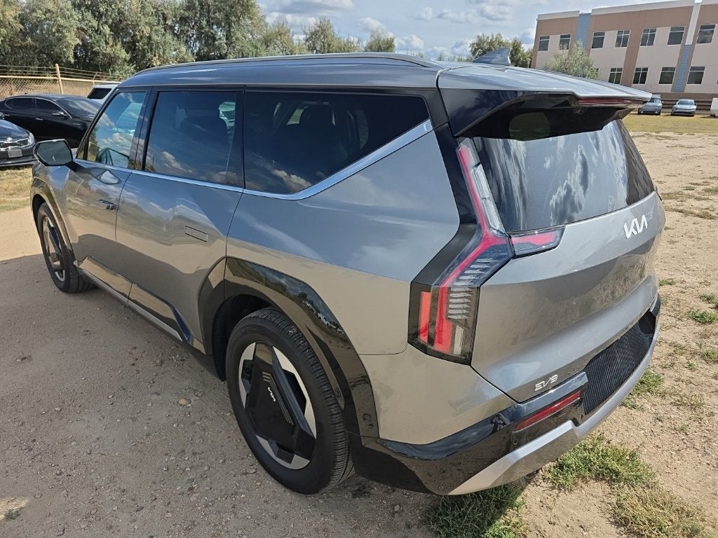 2024 Kia EV9 Land