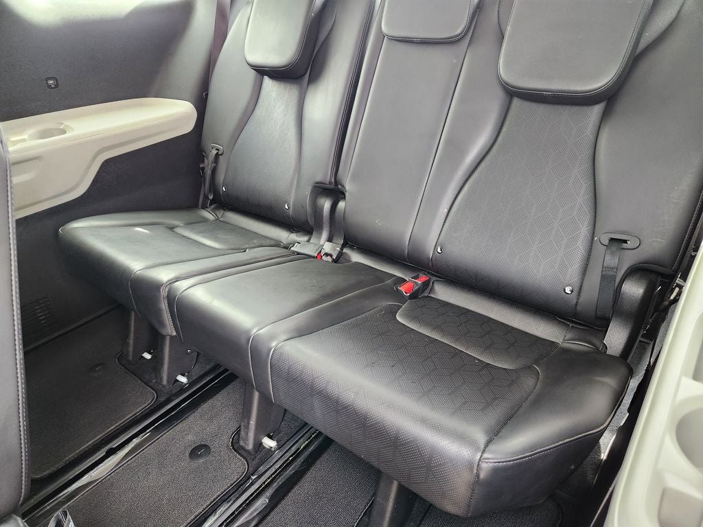2023 Kia Carnival LX Seat Package