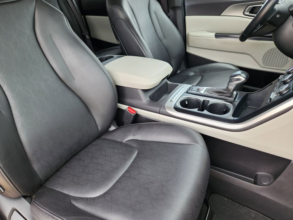 2023 Kia Carnival LX Seat Package