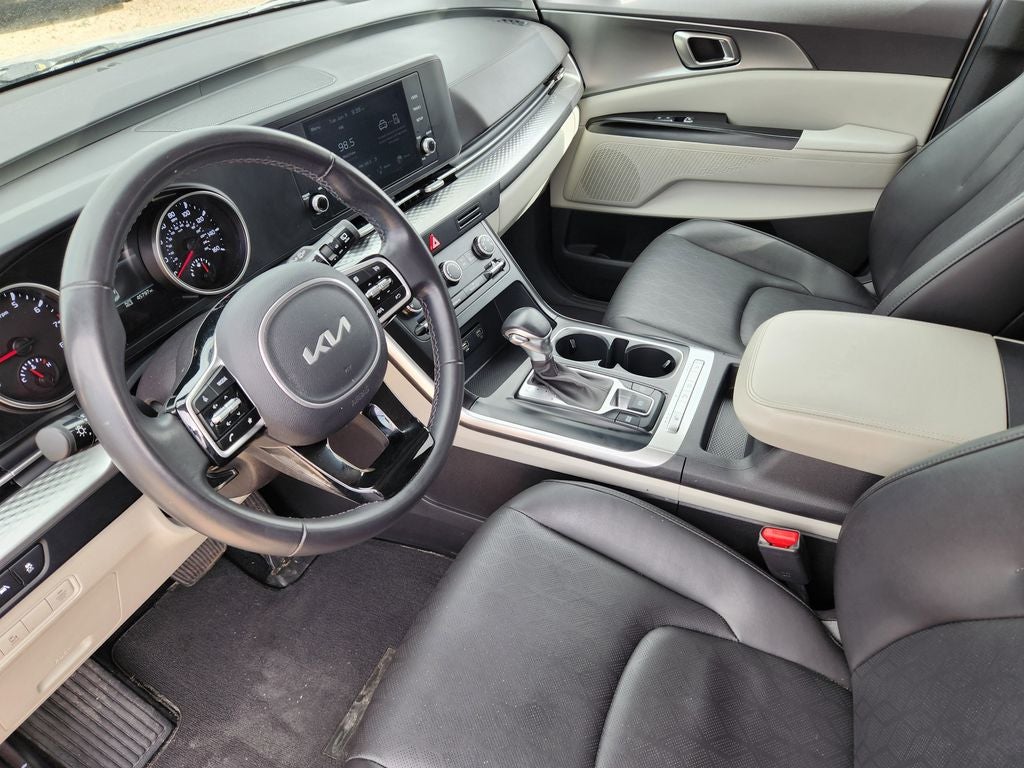 2023 Kia Carnival LX Seat Package