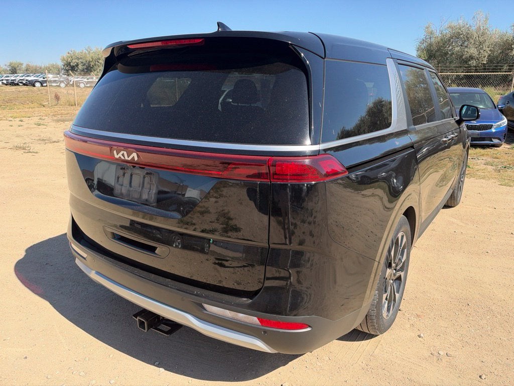 2023 Kia Carnival EX