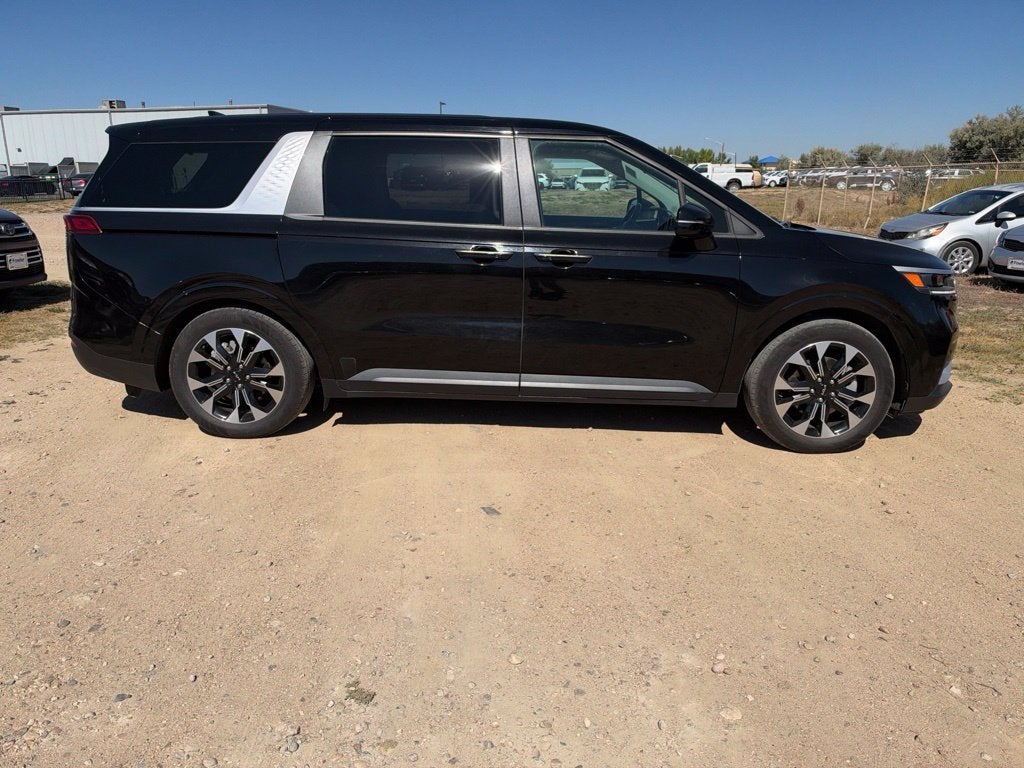2023 Kia Carnival EX