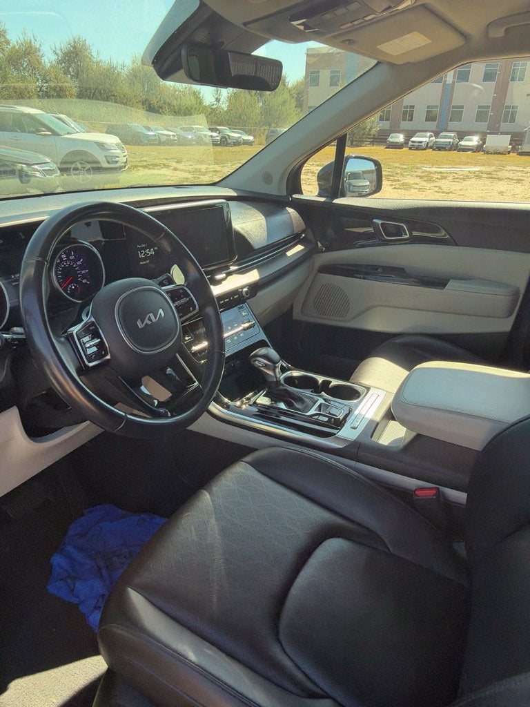 2023 Kia Carnival EX