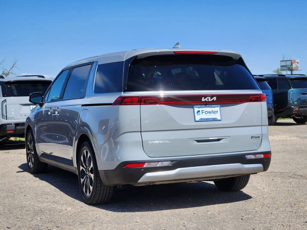 2024 Kia Carnival EX