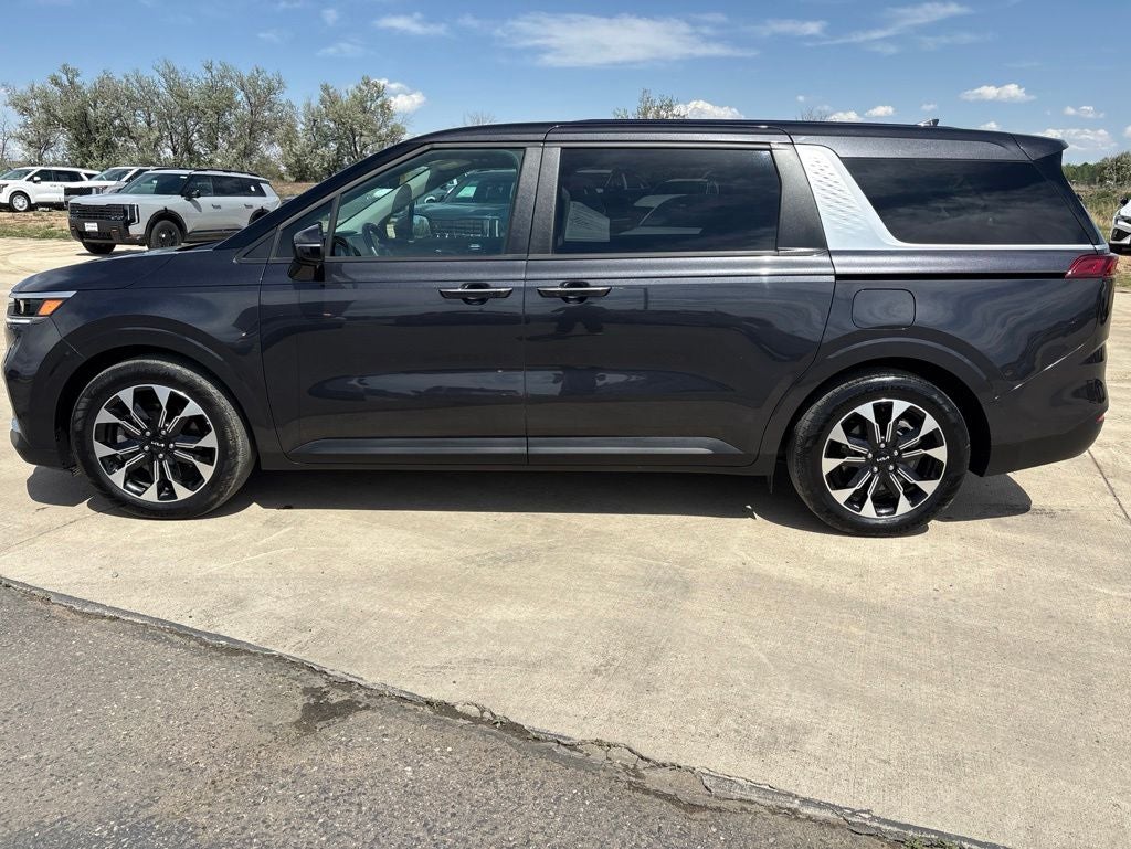 2024 Kia Carnival EX