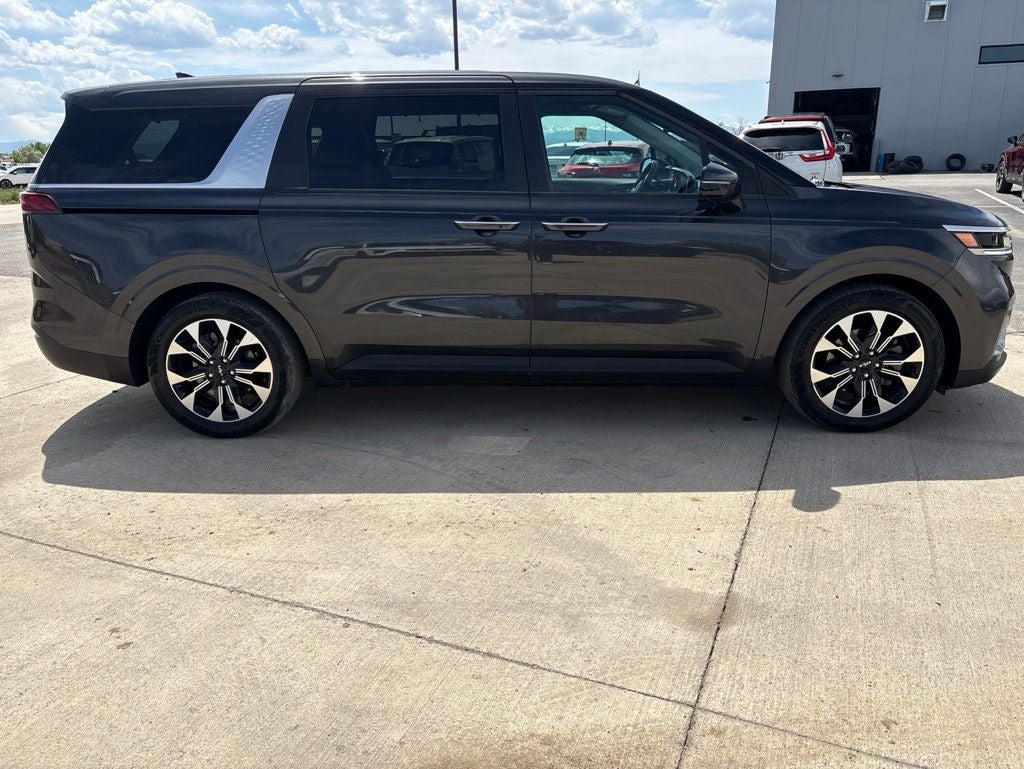 2024 Kia Carnival EX