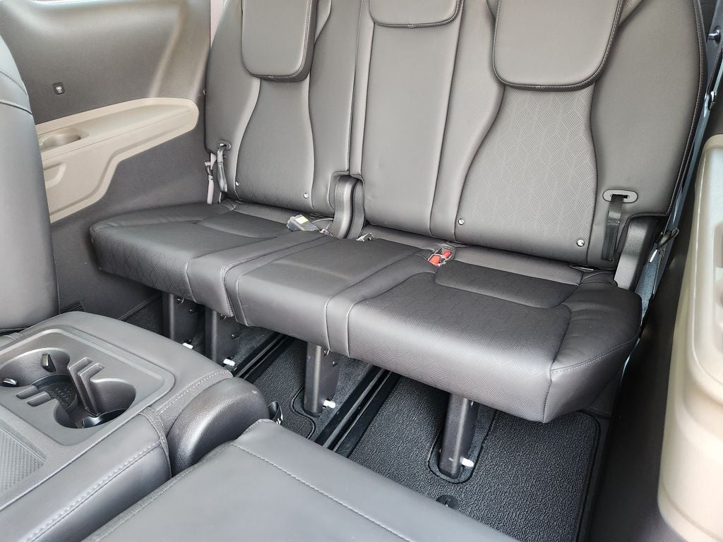 2025 Kia Carnival EX