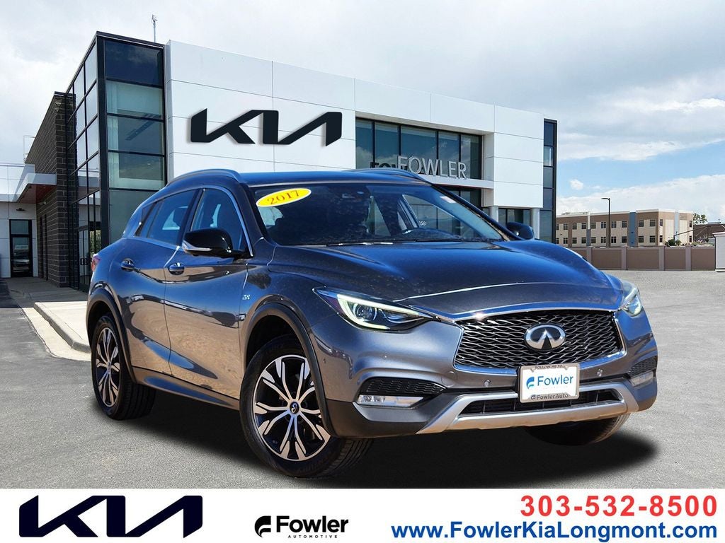 2017 INFINITI QX30 Premium