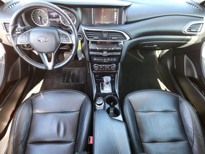 2017 INFINITI QX30 Premium