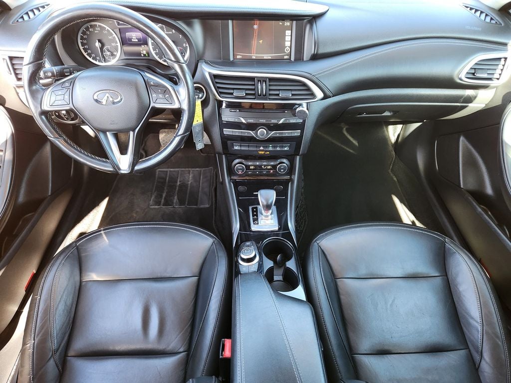 2017 INFINITI QX30 Premium