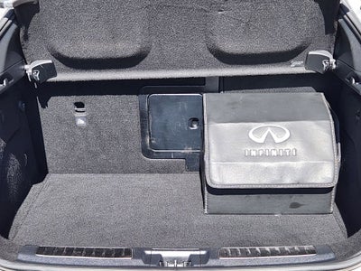 2017 INFINITI QX30 Premium