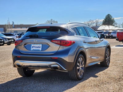 2017 INFINITI QX30 Premium
