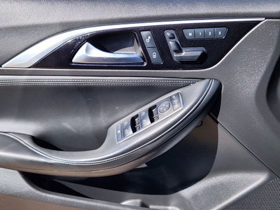 2017 INFINITI QX30 Premium