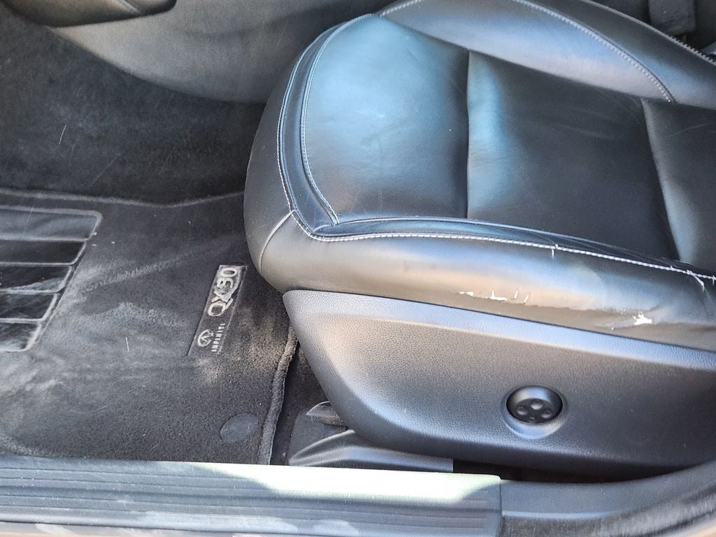 2017 INFINITI QX30 Premium