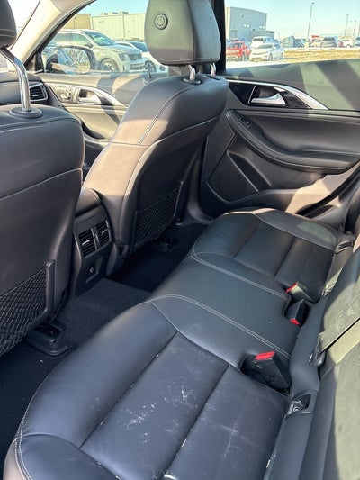 2018 INFINITI QX30 ESSENTIAL