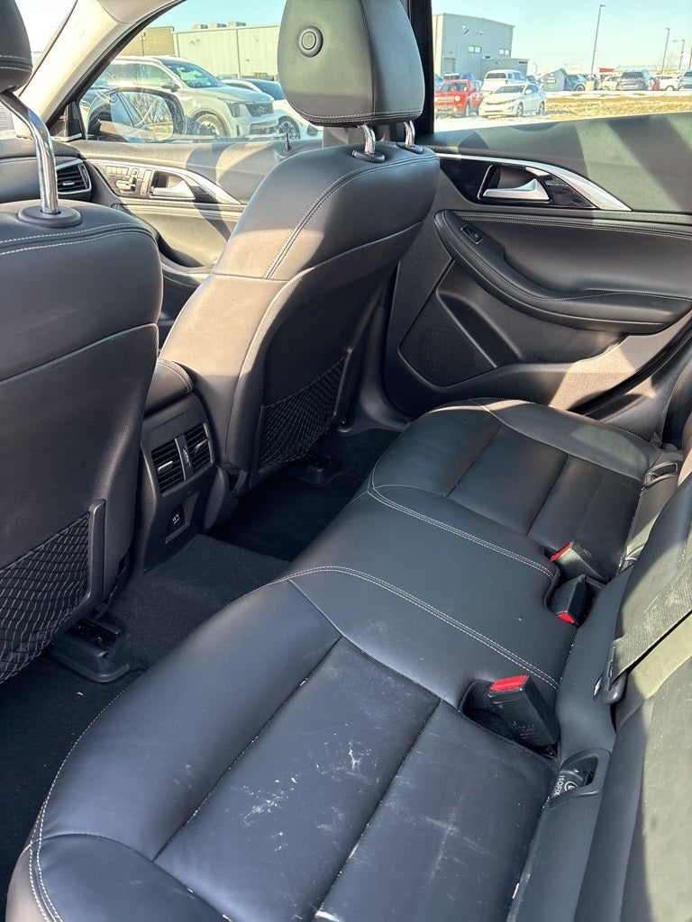 2018 INFINITI QX30 ESSENTIAL