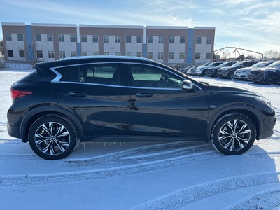 2018 INFINITI QX30 ESSENTIAL