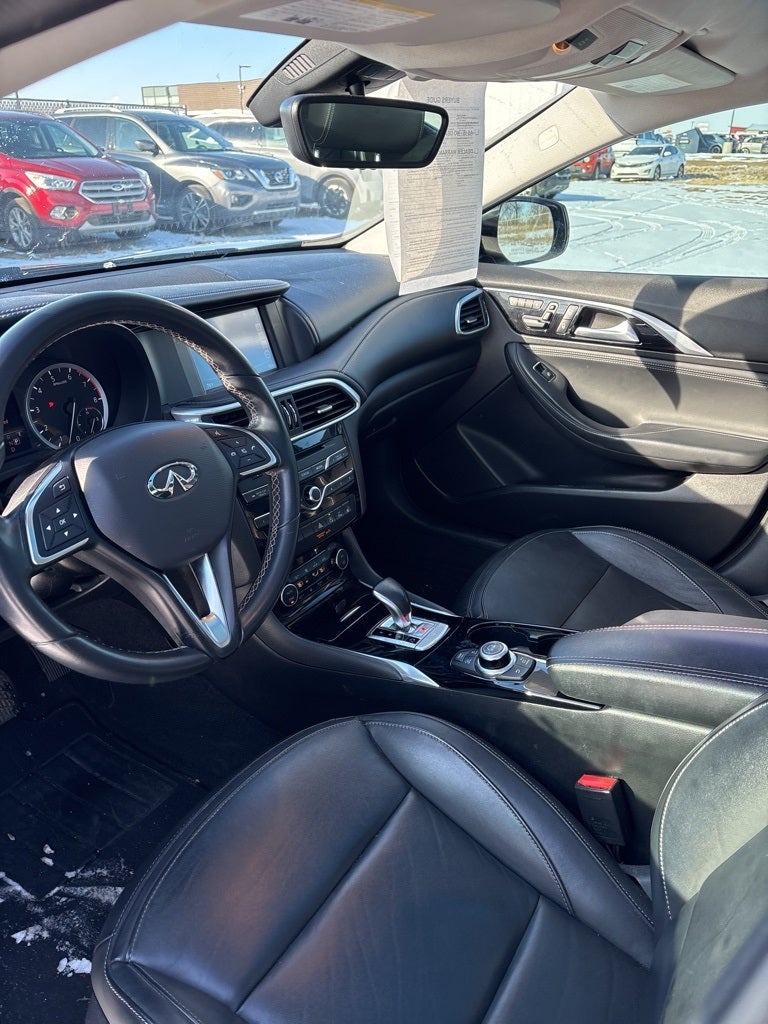 2018 INFINITI QX30 ESSENTIAL