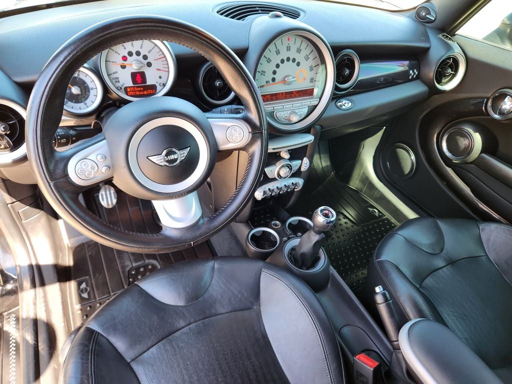 2010 MINI John Cooper Works Base