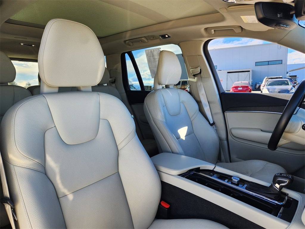 2020 Volvo XC90 T5 Momentum