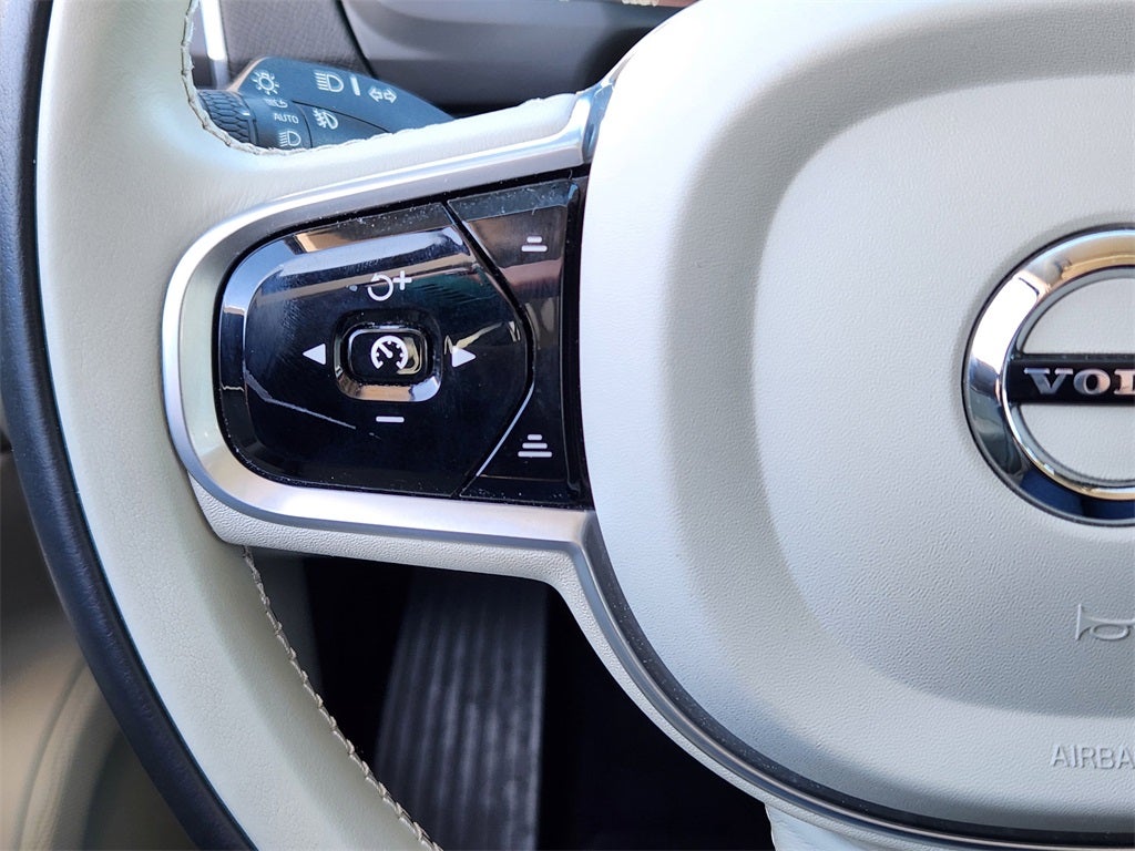 2020 Volvo XC90 T5 Momentum