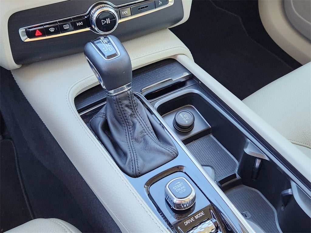 2020 Volvo XC90 T5 Momentum