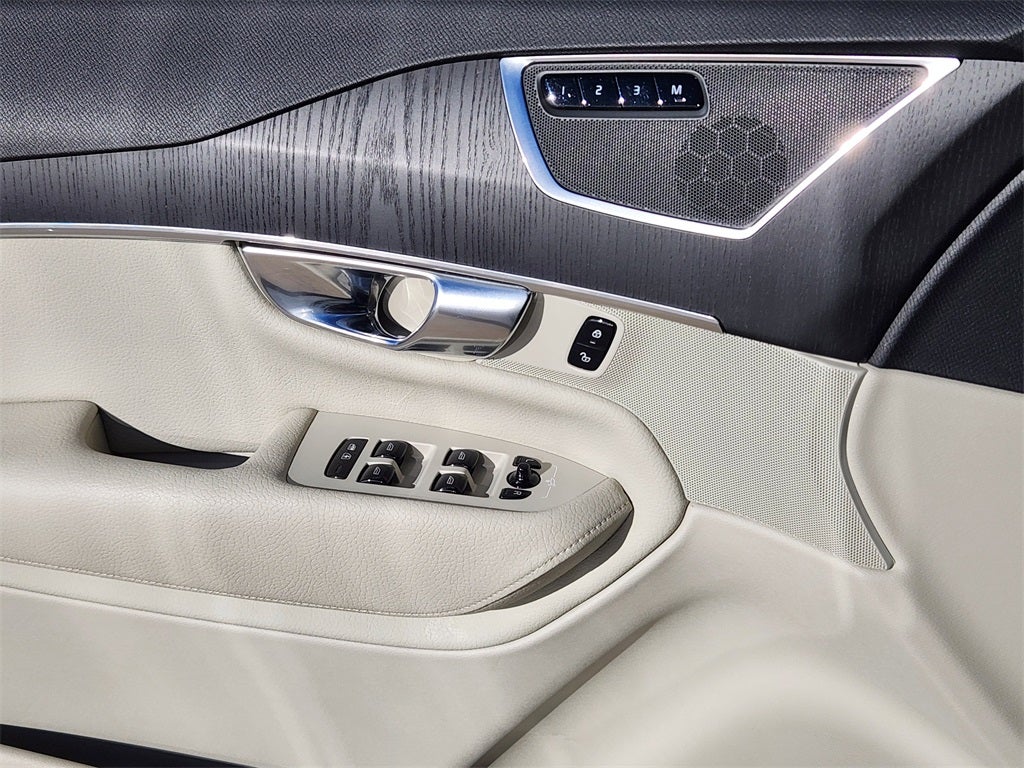 2020 Volvo XC90 T5 Momentum