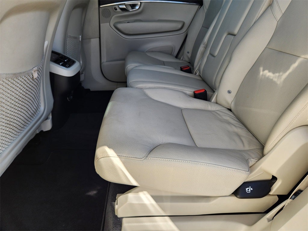 2020 Volvo XC90 T5 Momentum