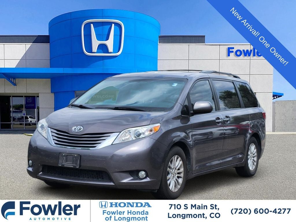 2015 Toyota Sienna XLE 8 Passenger