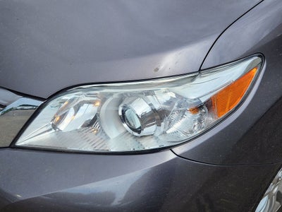 2015 Toyota Sienna XLE 8 Passenger