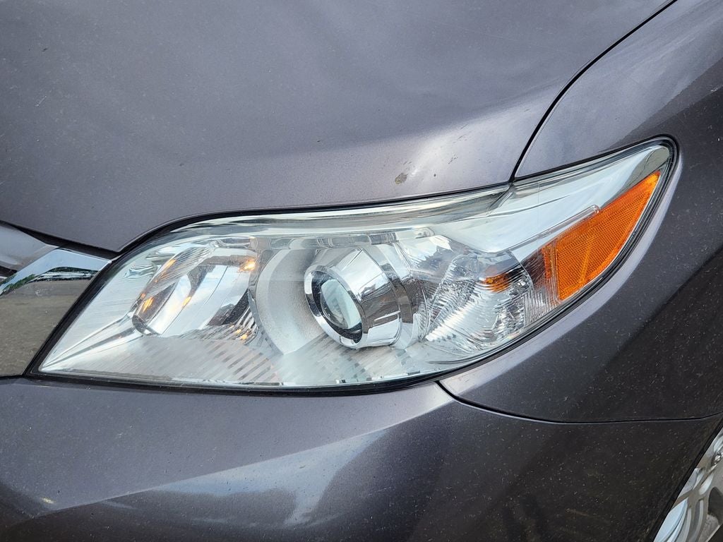 2015 Toyota Sienna XLE 8 Passenger