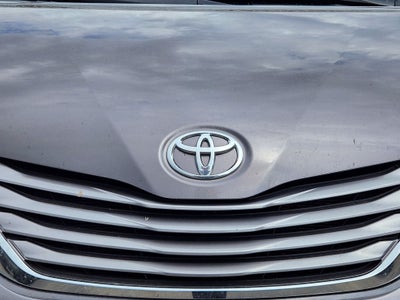 2015 Toyota Sienna XLE 8 Passenger
