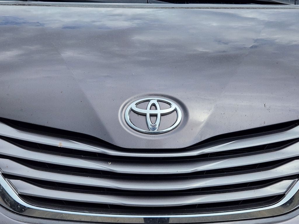 2015 Toyota Sienna XLE 8 Passenger