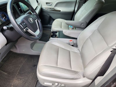 2015 Toyota Sienna XLE 8 Passenger