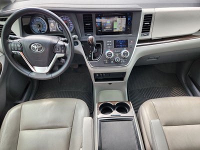 2015 Toyota Sienna XLE 8 Passenger