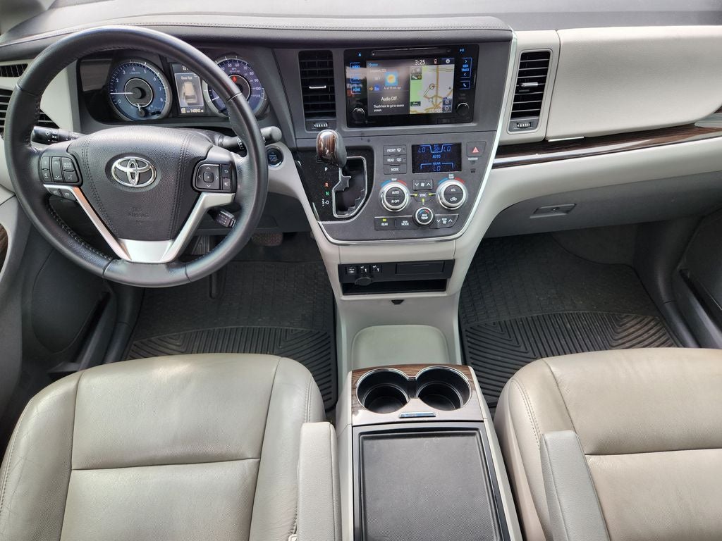 2015 Toyota Sienna XLE 8 Passenger