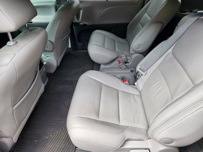 2015 Toyota Sienna XLE 8 Passenger