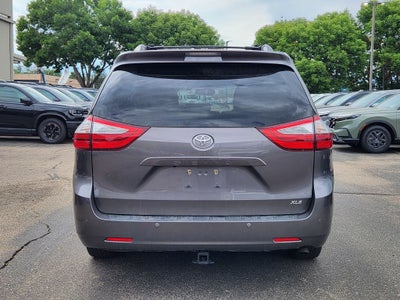 2015 Toyota Sienna XLE 8 Passenger