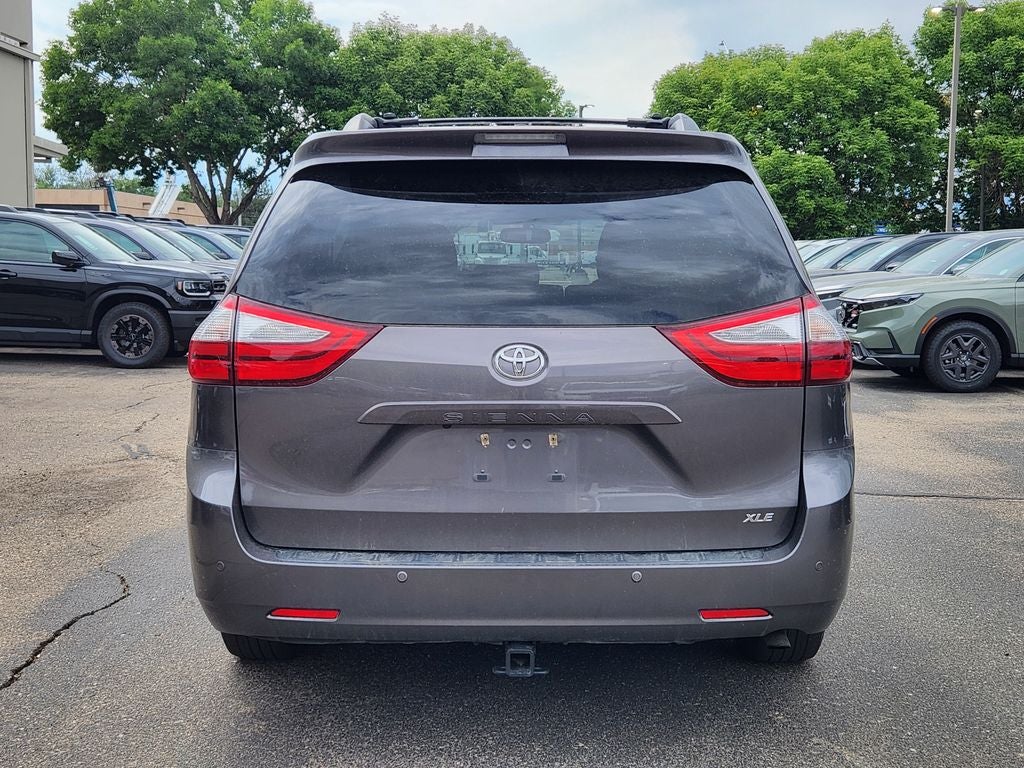 2015 Toyota Sienna XLE 8 Passenger