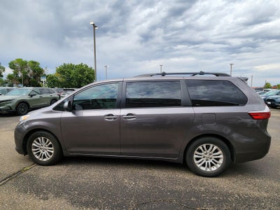 2015 Toyota Sienna XLE 8 Passenger